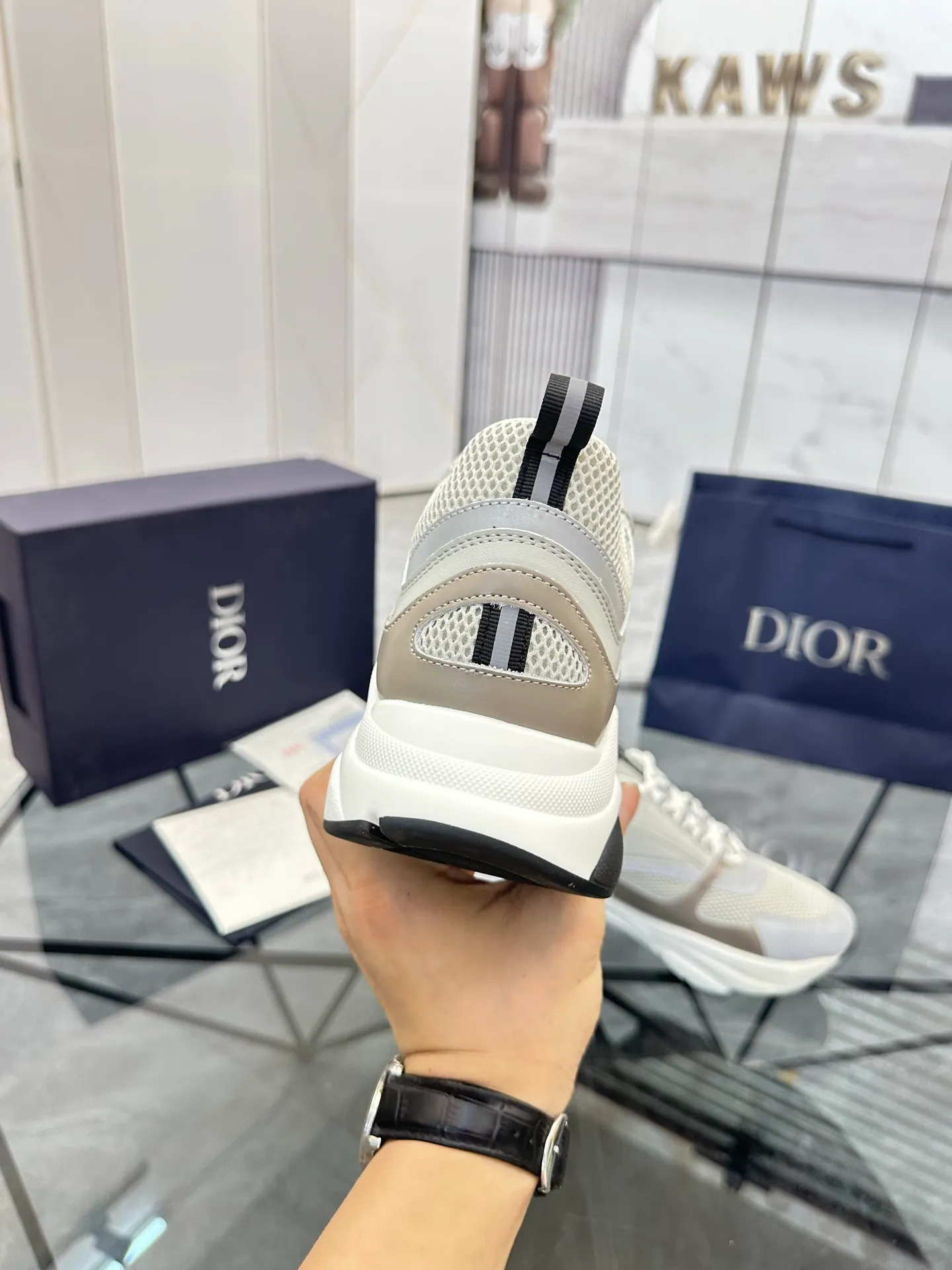 Men's shoes: 💰P460¥ Ready in Guangzhou, fully packaged Product trademark: Dior* "Dior*" low-top casual shoes Regular size: 38-46 (can be customized to 47) B22 Product materials: imported cowhide leather upper spliced ​​with original fabric, breathable lining, original outsole. Number: 920